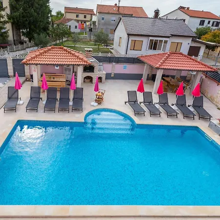 Apartment Stunning In Valbandon With Wifi Fazana