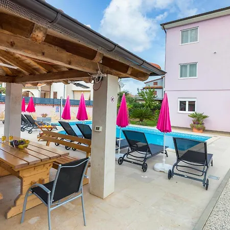 Apartment Stunning In Valbandon With Wifi Fazana