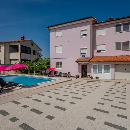 Apartment Stunning In Valbandon With Wifi Fazana